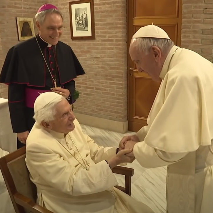 Franciszek I Benedykt Xvi Zostali Zaszczepieni